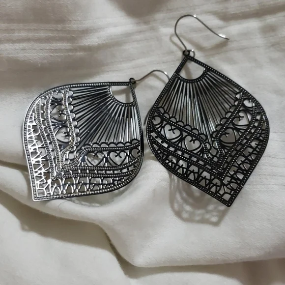 Black filigree earrings with hearts. Nwt - Picture 2 of 2